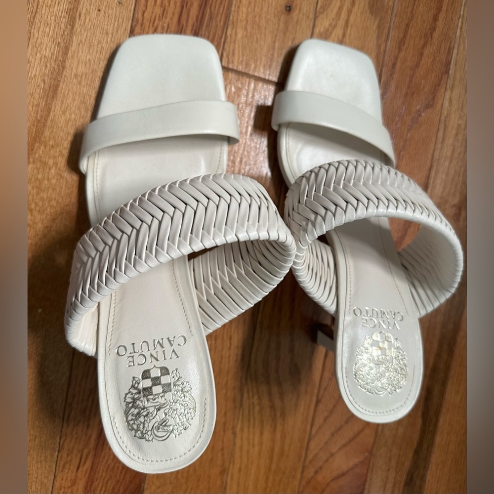 Vince Camuto Emoelee White Cream Sandal - Picture 2 of 4